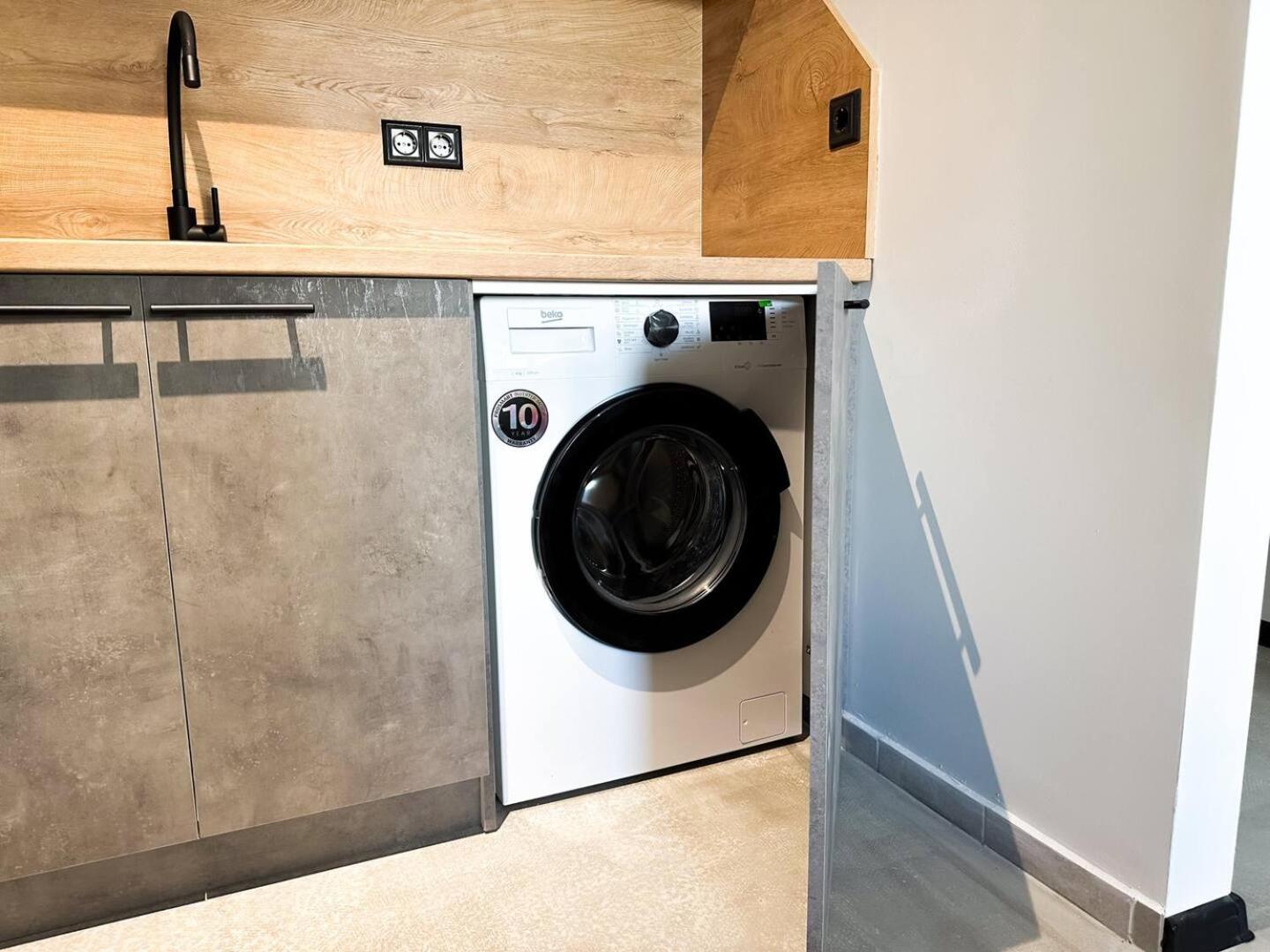 6 Studios 6 Bathrooms 2 Levels Kitchens Sofia Exterior photo